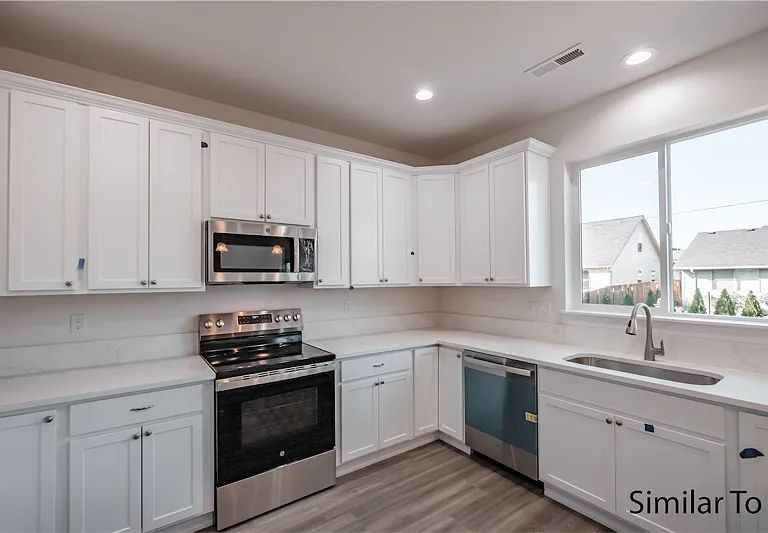 2488-2490 Roll Tide Ct — Photo 4