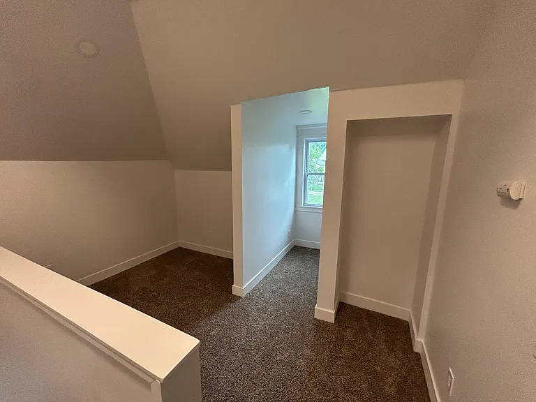 238 Everett Ave — Photo 4