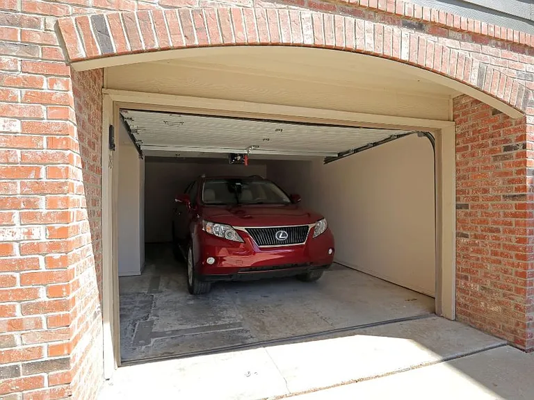 The Chesterfield - Now Offering $500 Off Move-In Costs! — Photo 27