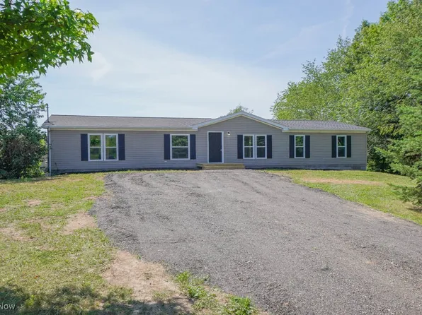 4611 Parks Ave NE, Louisville, OH 44641