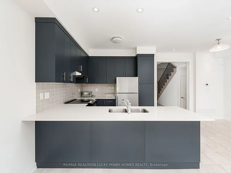 123 Schmeltzer Cres — Photo 9