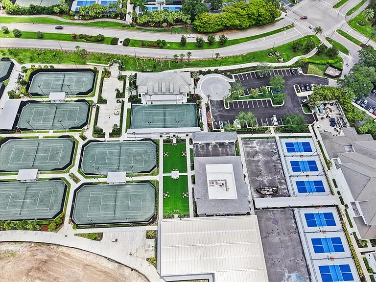 Brand new pickle ball and tennis courts.