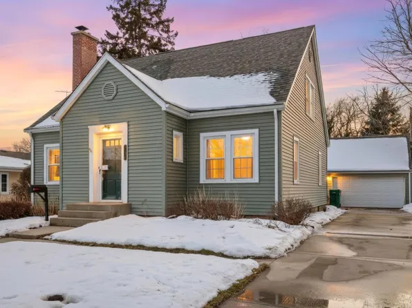 1612 Richards St, La Porte, IN 46350