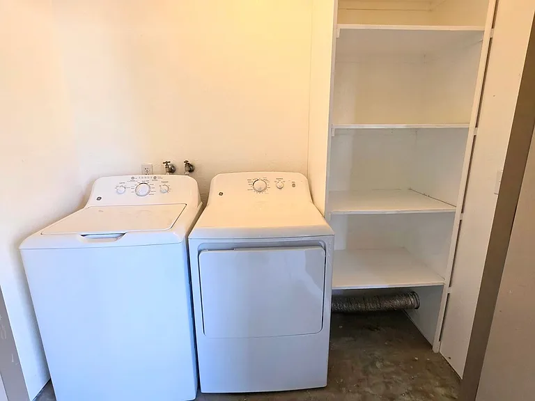 2411 Mission Ave — Photo 20