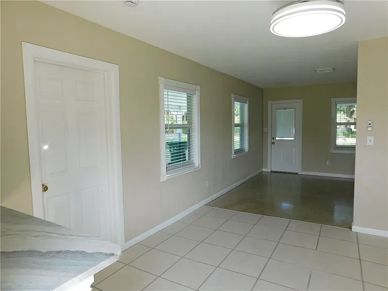 9896 Pine St — Photo 13