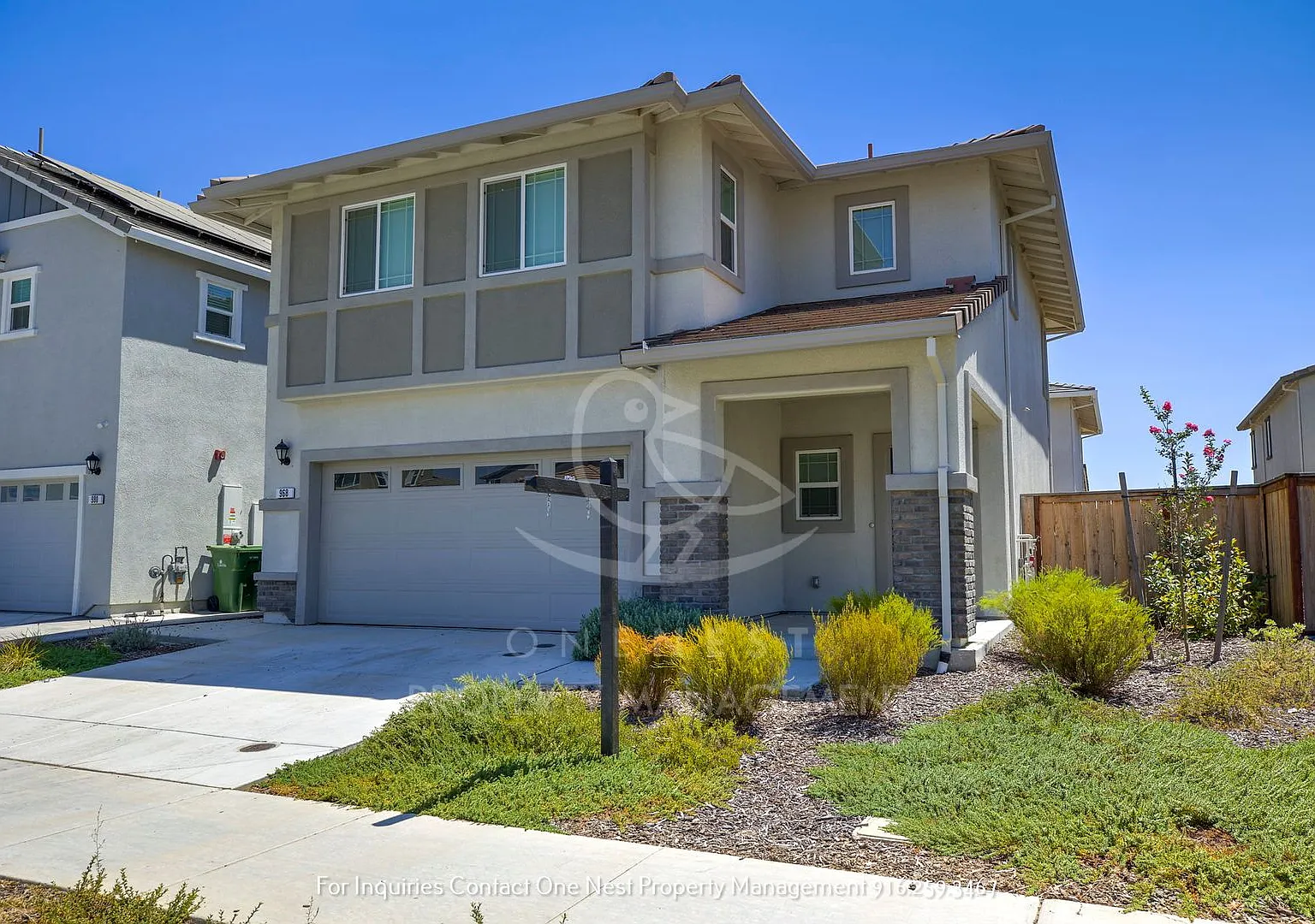 4 bdrm 2.5 bth, 1678 sq ft — Photo 2
