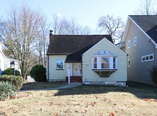 20 Fern River Ave, Wayne, NJ 07470