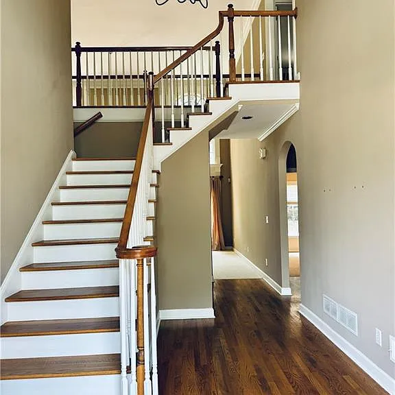 980 Gunter Ct — Photo 2