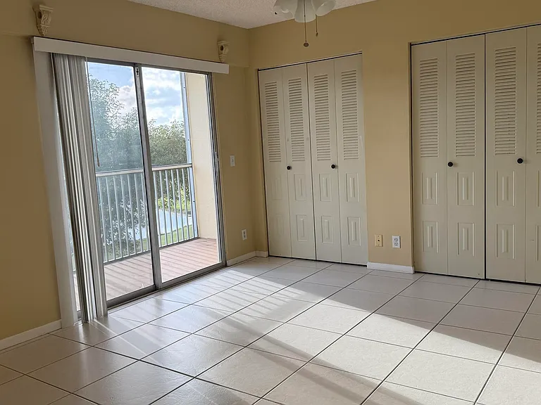 400 SW 134th Way #411F — Photo 6