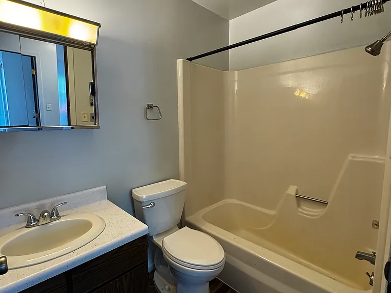 402 2nd Ave SW #2 — Photo 11