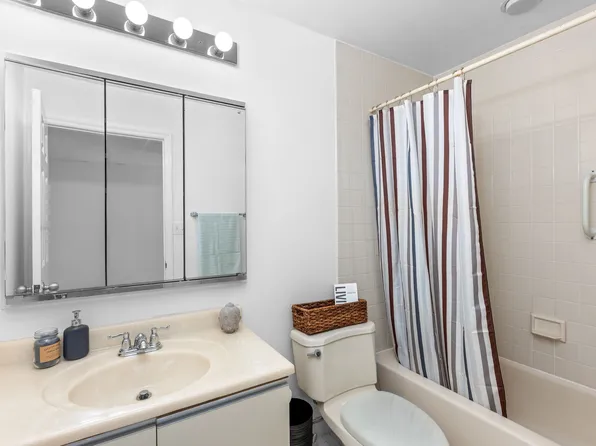 8 Deepwater Way image 13 of 23