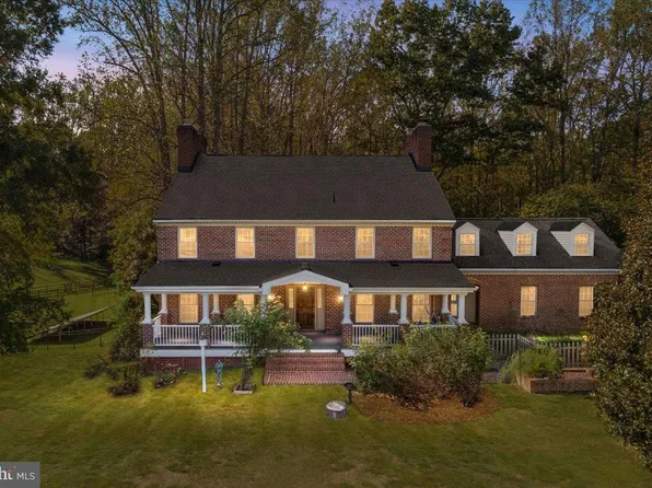 7308 Blue Dan Ln, Clifton, VA 20124