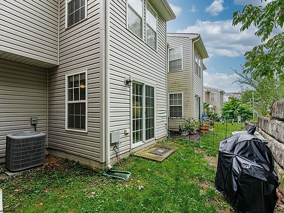 2nd image of 119 Park Place Dr