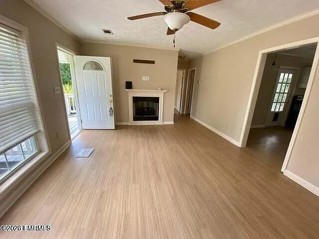 3683 Rollins Dr — Photo 4