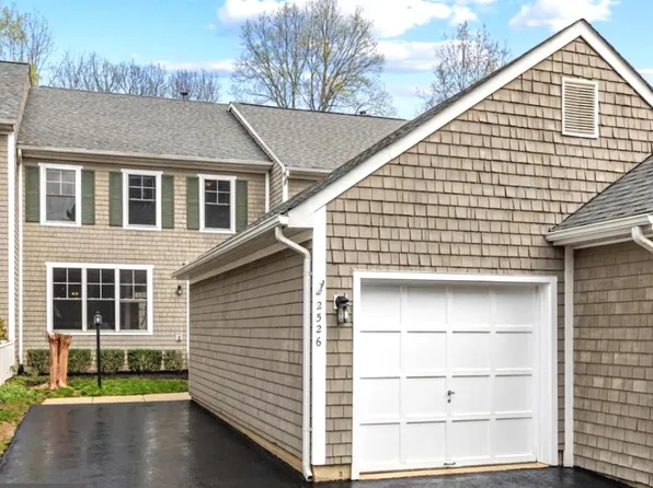 2526 Brenton Point Dr, Reston, VA 20191