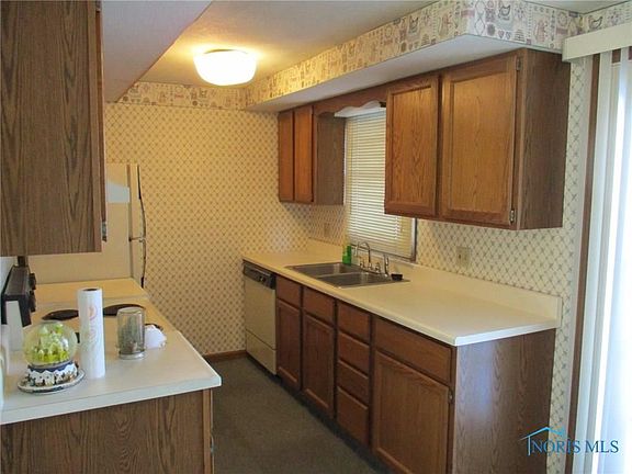 5th image of 382 Independence Ct