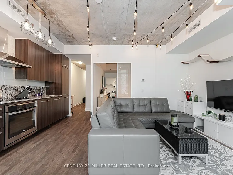 15 Beverley St #301 — Photo 19