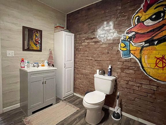 5th image of 286 Front St #1
