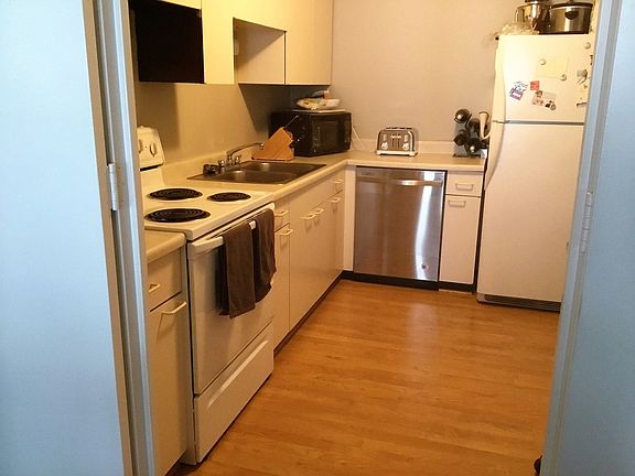 5th image of 1660 N La Salle St #2205