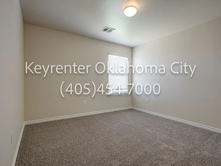 2409 Rosa Cir — Photo 48