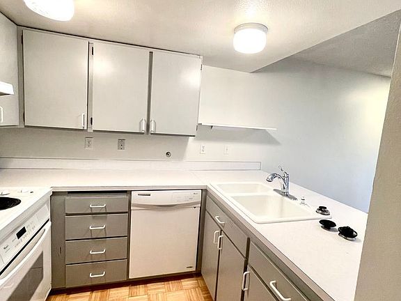 5th image of 12623 SE 42nd St #623
