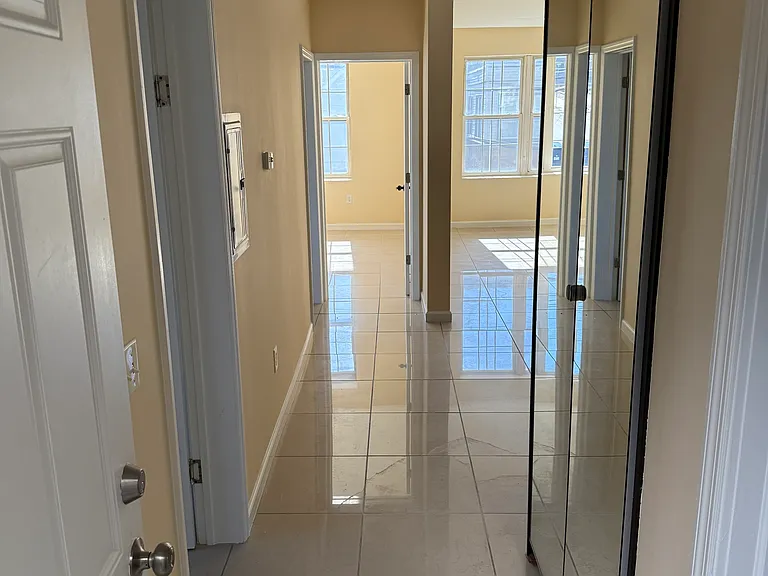 183 Thorne St #2F — Photo 7