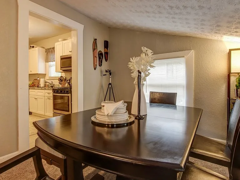 1837 Dorsey Ave — Photo 12