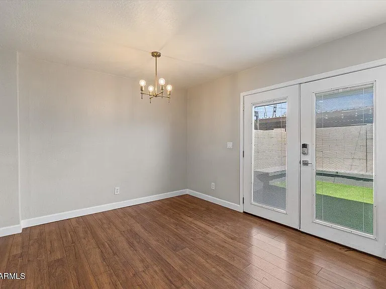 4233 N Miller Rd — Photo 19