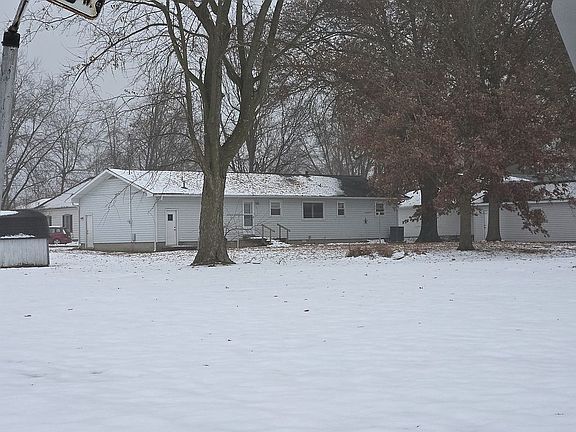 2nd image of 212 N Oak St