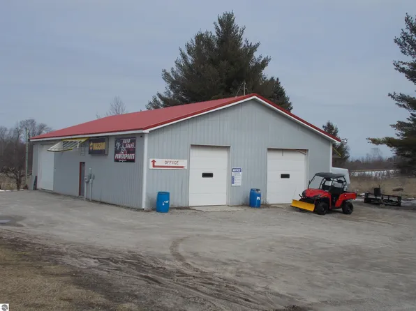 1806 M 65, Hale, MI 48739