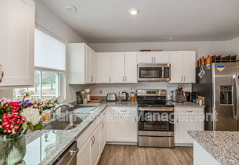 225 Coldwater Creek Ct — Photo 8