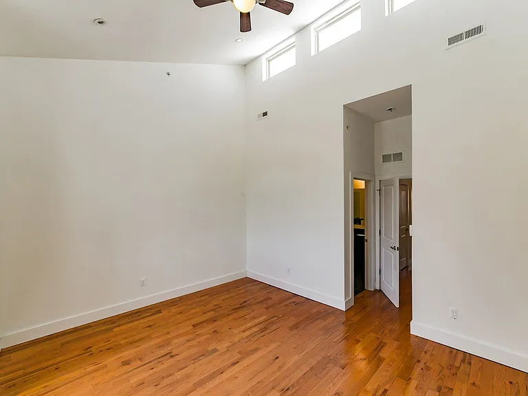 1614 Ogden St — Photo 9