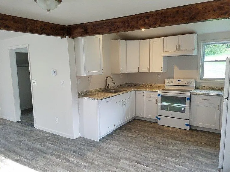 270 Wellington Rd — Photo 12