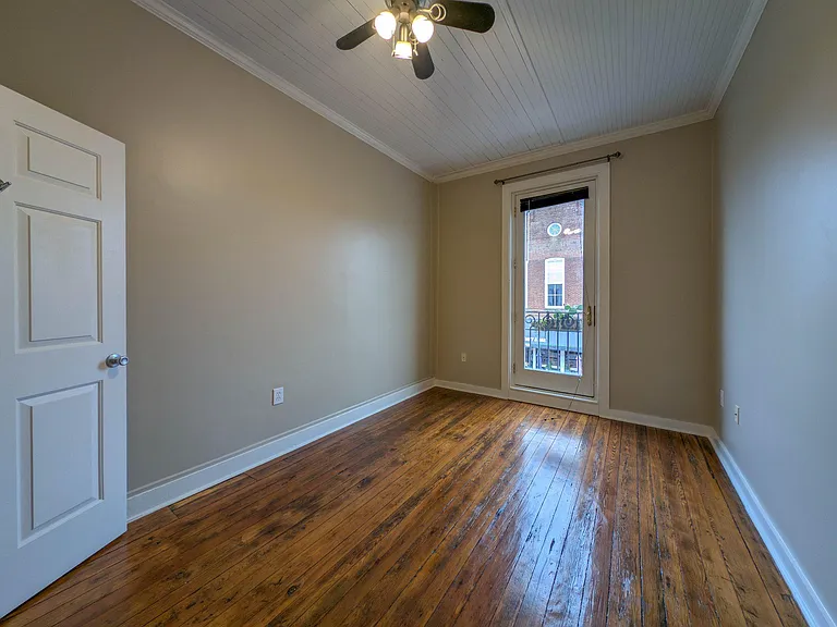 170 E Davis St — Photo 11