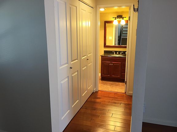5th image of 469 W Meadow Dr