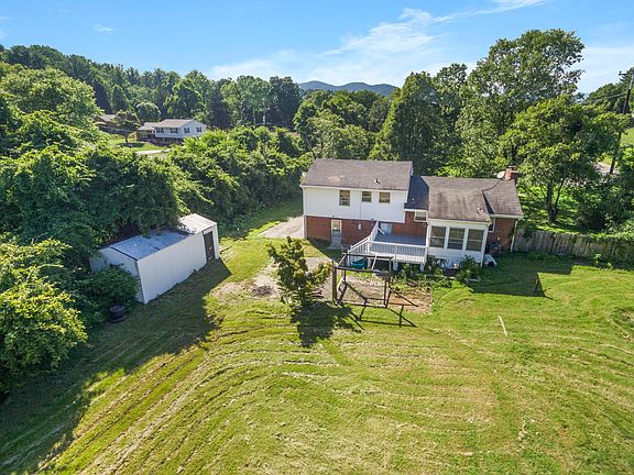 3rd image of 5702 Pine Acres Ln
