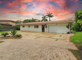 15000 Egan Ln, Miami Lakes, FL 33014