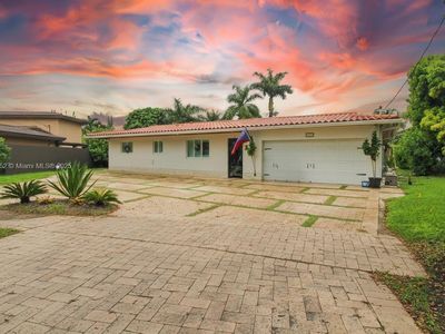 15000 Egan Ln, Miami Lakes, FL, 33014