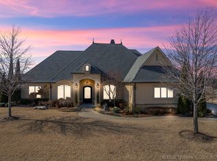 6878 N Garden Stone Ln, Owasso, OK 74055