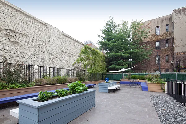 Sold by aptsandlofts.com | media 11