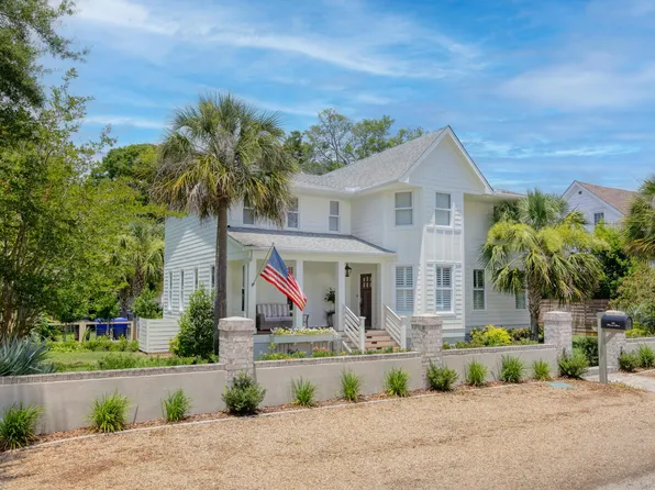 216 Freeman St, Mount Pleasant, SC 29464