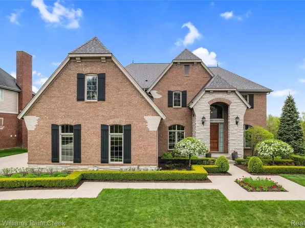 2757 Addison Cir, Rochester Hills, MI 48306