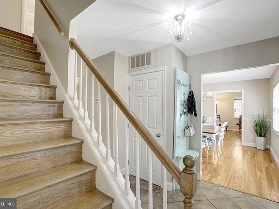 3rd image of 5623 Cornish Way