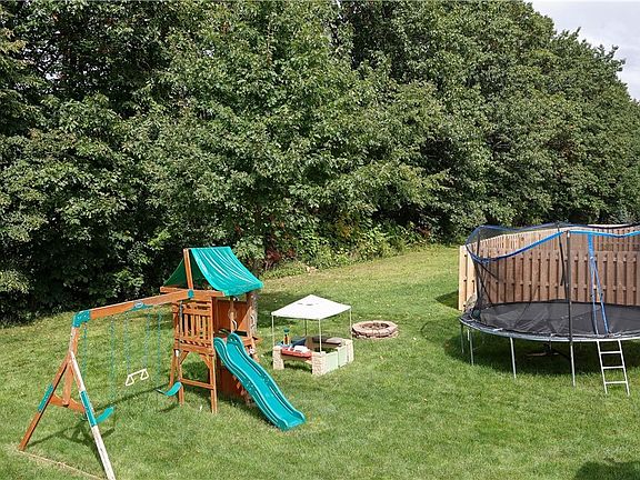 5th image of 8794 Kelly Ln
