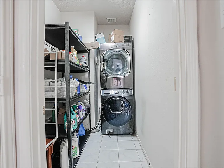 3706 Heritage Colony Dr — Photo 4