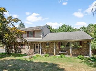 2 Ivy Ln, Marlboro, NY 12542