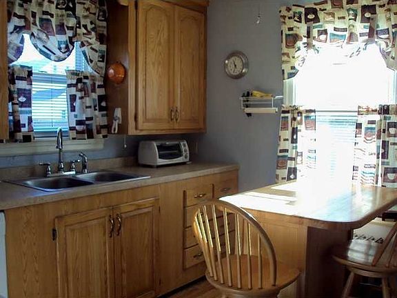 5th image of 16 Colesonian Dr