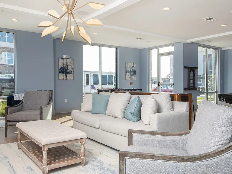 The Oaks at Riverbend — Photo 42