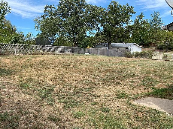 4th image of 1205 Murta St