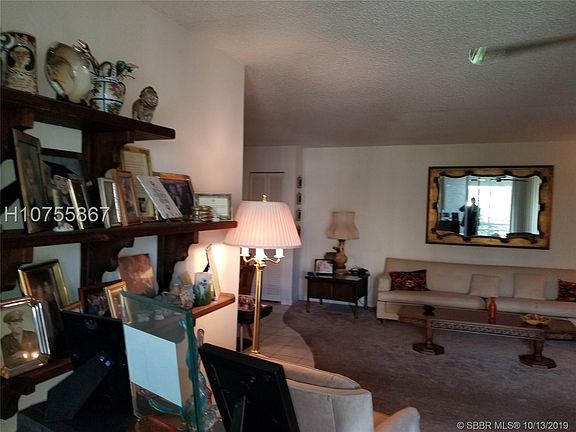 5th image of 952 NE 199th St APT 317